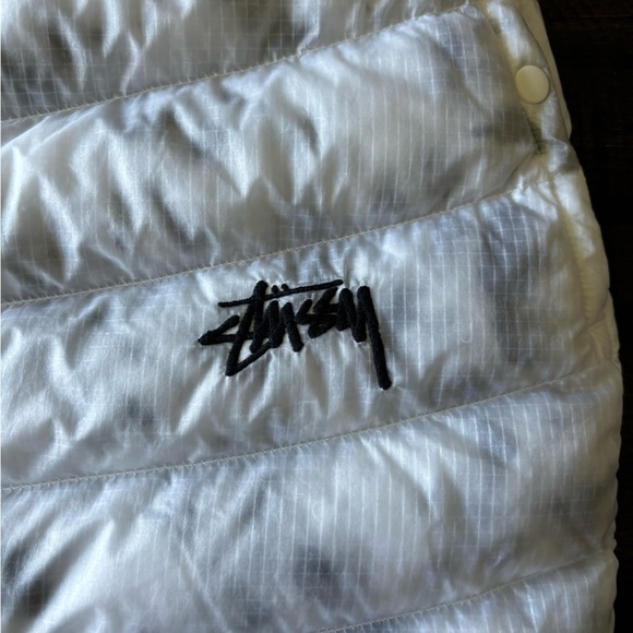 STUSSY X NIKE WOMEN’S INSULATED WHITE PUFFER SKIRT SIZE LARGE - Picture 5 of 7